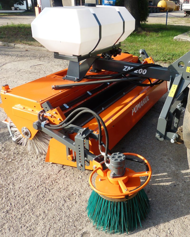 Zametač Pomarol ZM 2000