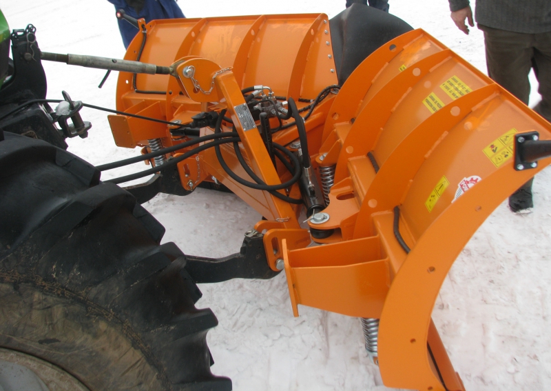 Snehové radlice čelní šípové POMAROL